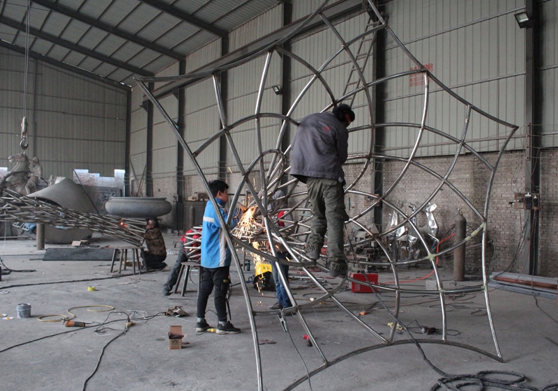 雍锦雕塑--不锈钢雕塑加工基地